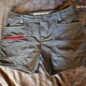 Icebreaker Terra Shorts wool 70% blend women's size 30 hiking cargo